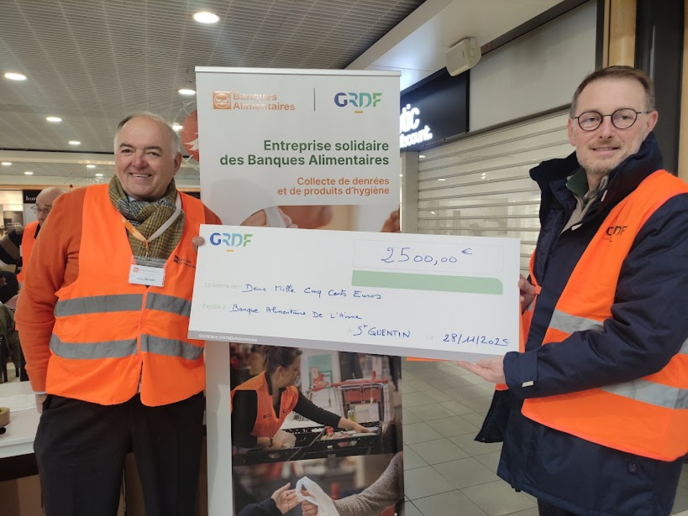 Alain Betems, président de la Banque alimentaire de l’Aisne et Frédéric Delormel, délégué territorial GRDF Aisne.