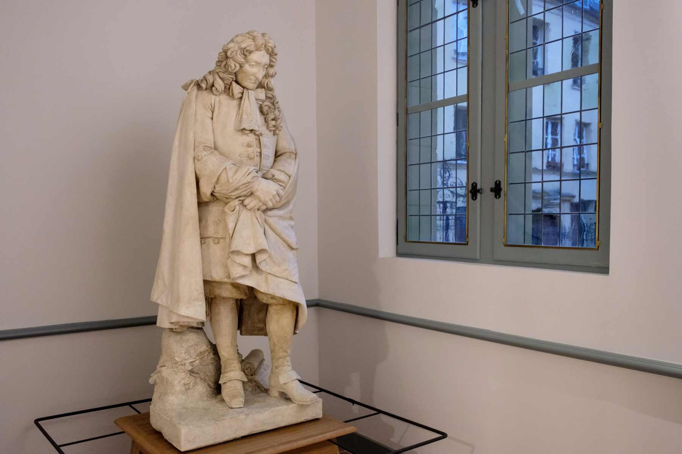 L'une des pièces du musée rénové avec la statue de Jean de La Fontaine. © M. de La Forest