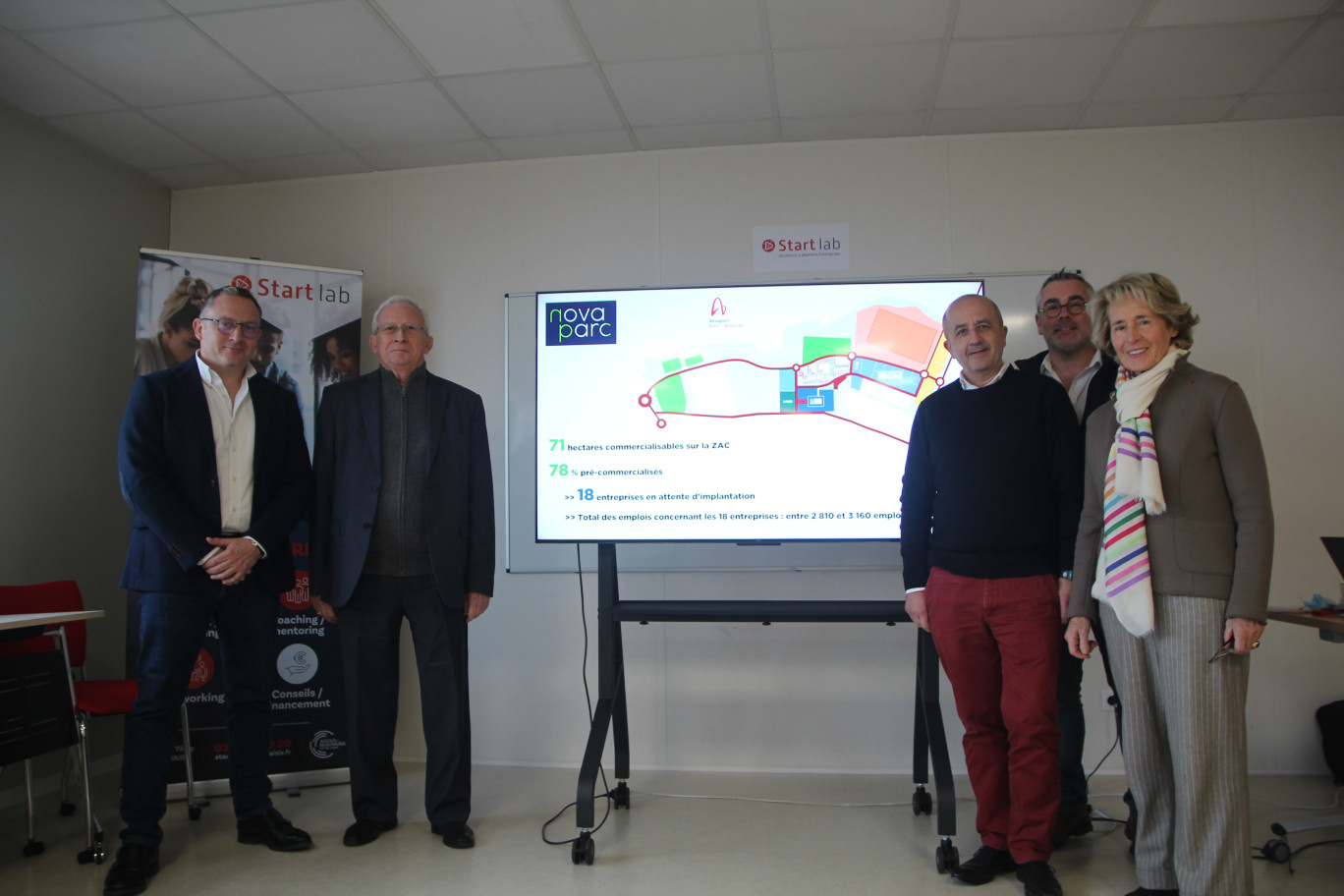 De g. à dr. Jean-Pierre Baudin (MIS), Marcel Robillard (SBM), Nicolas Mizzi (Eneralys), Grégory Vénèque (Vénèque) et Caroline Cayeux, maire de Beauvais. © Aletheia Press / B.Delabre