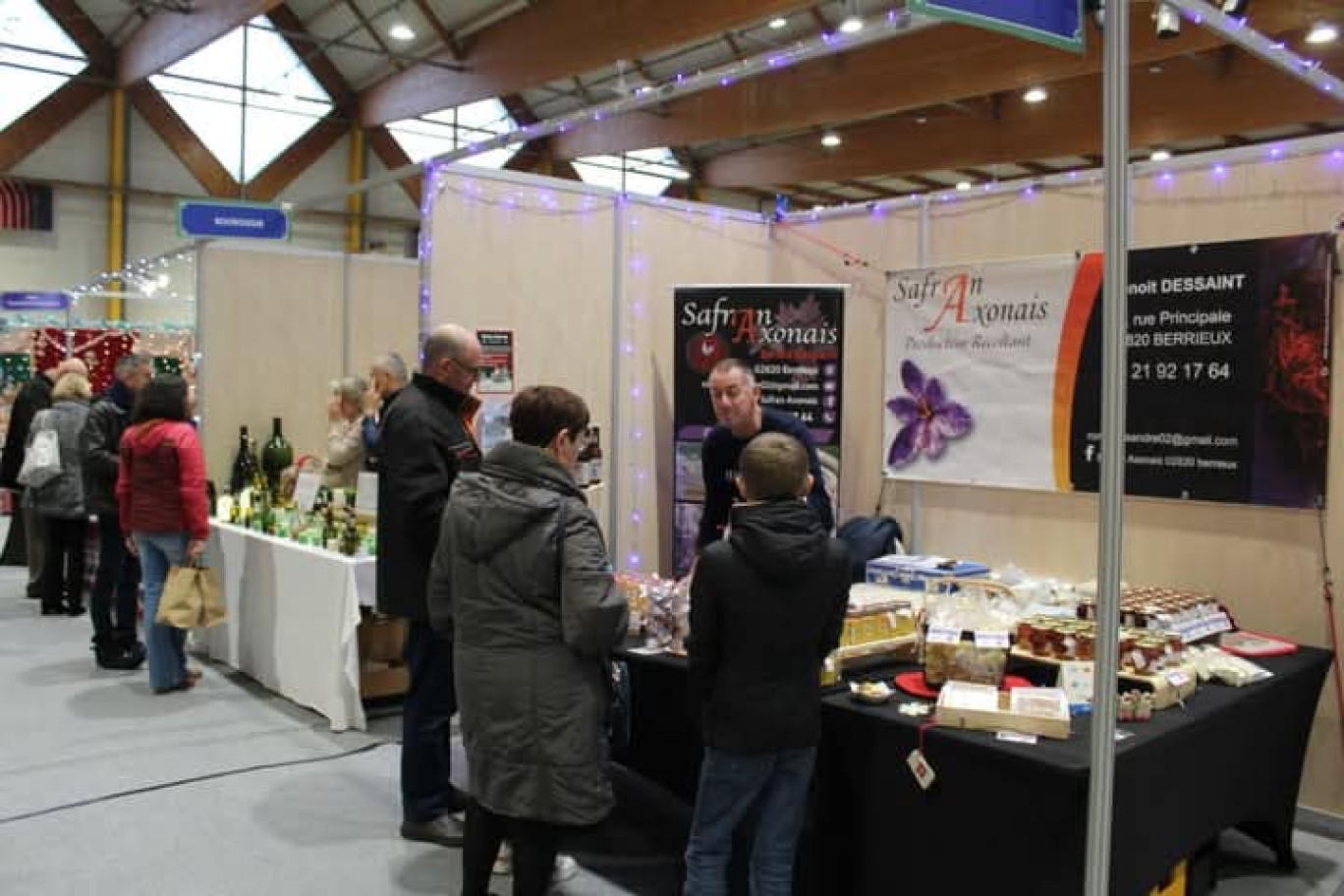 (c) Village gourmand