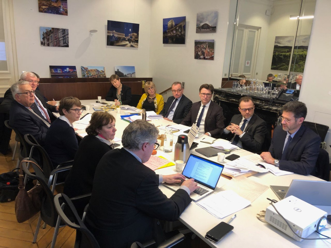 © Mission Patrimoine. Le conseil d’administration de la mission Patrimoine de la première Guerre Mondiale a été présidée en décembre à Paris par le Meusien, Jérôme Dumont.