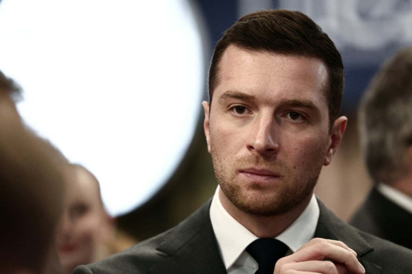 Le président du Rassemblement National (RN), Jordan Bardella, en visite au salon mondial de la sécurité intérieure  à Villepinte le 19 novembre 2025 © Thibaud MORITZ