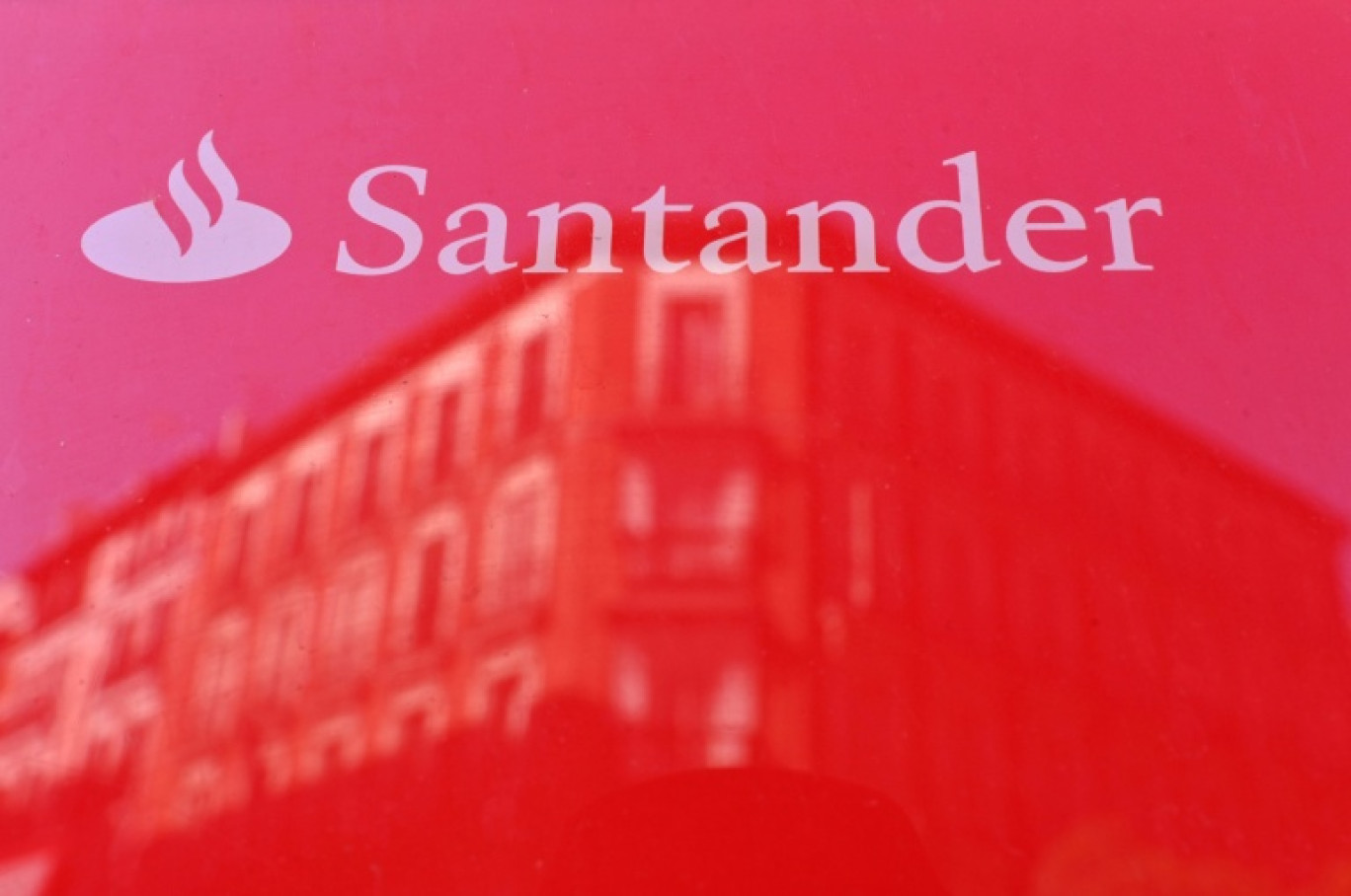 Le premier groupe bancaire espagnol, Santander, a accepté vendredi de payer une amende de 22,5 millions d'euros pour clore, au terme d'années de procédure, une affaire de blanchiment impliquant l'une de ses filiales françaises © GABRIEL BOUYS