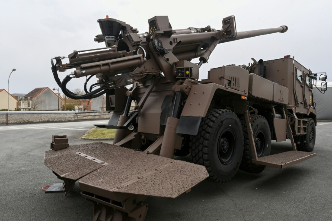 Un canon Caesar sur le site de l'usine d'armement franco-allemande KNDS de Bourges, le 21 mars 2025 © JEAN-FRANCOIS MONIER