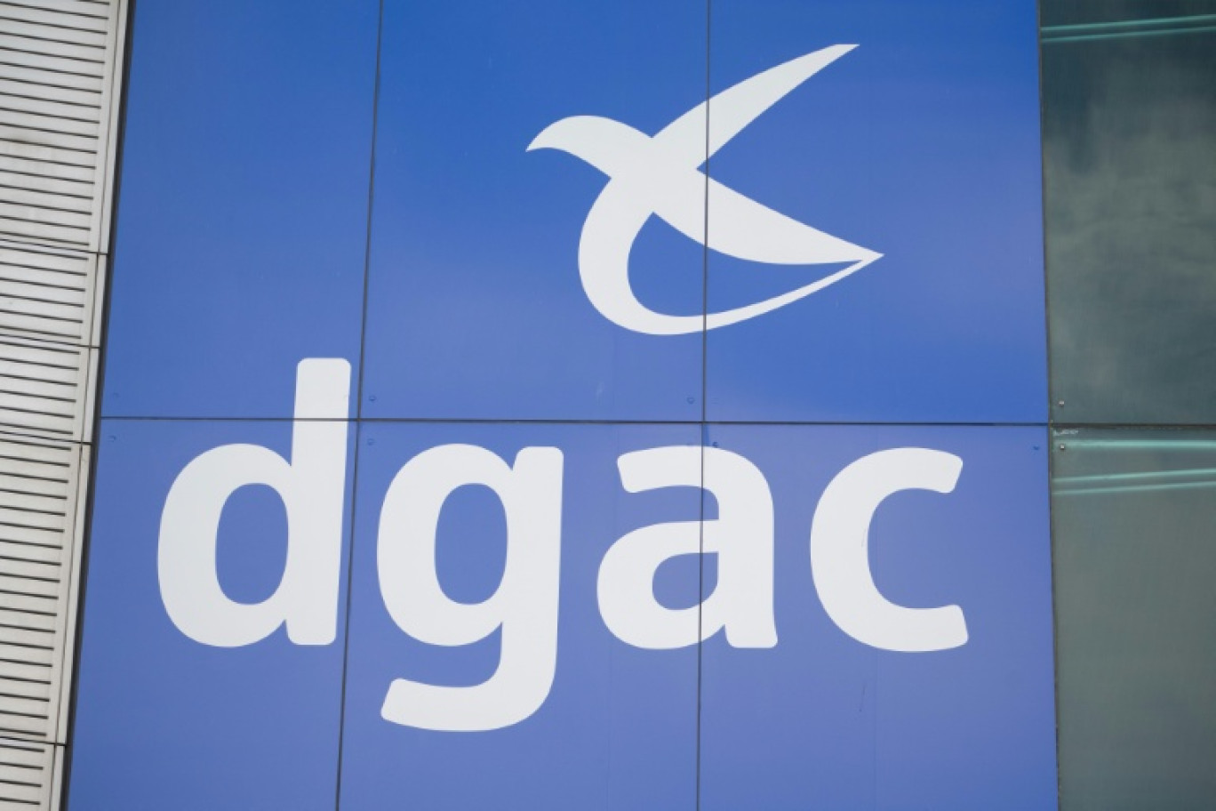 Le logo de la Direction générale de l'aviation civile (DGAC) à Issy-les-Moulineaux le 6 janvier 2025 © Martin LELIEVRE