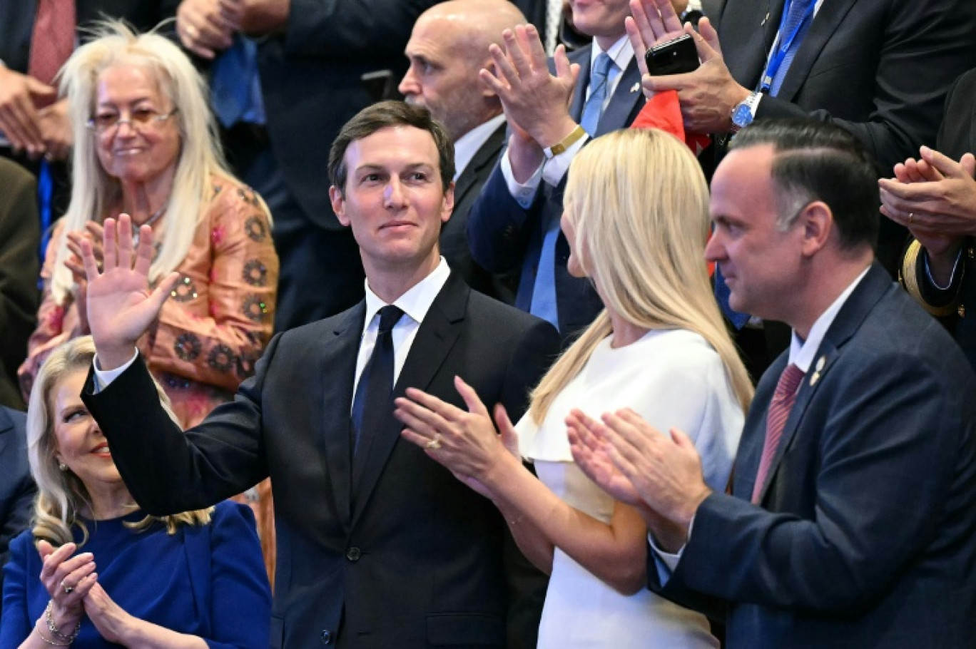 Le gendre du président américain Donald Trump, Jared Kushner (c,g) et Ivanka Trump à la Knesset, le  Parlement israélien, le 13 octobre 2025 à Jérusalem © SAUL LOEB