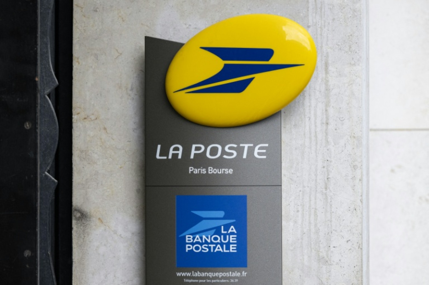 La cyberattaque qui a touché La Poste, revendiquée par des hackers prorusses, est toujours en cours mais a "perdu en intensité" © MARTIN LELIEVRE