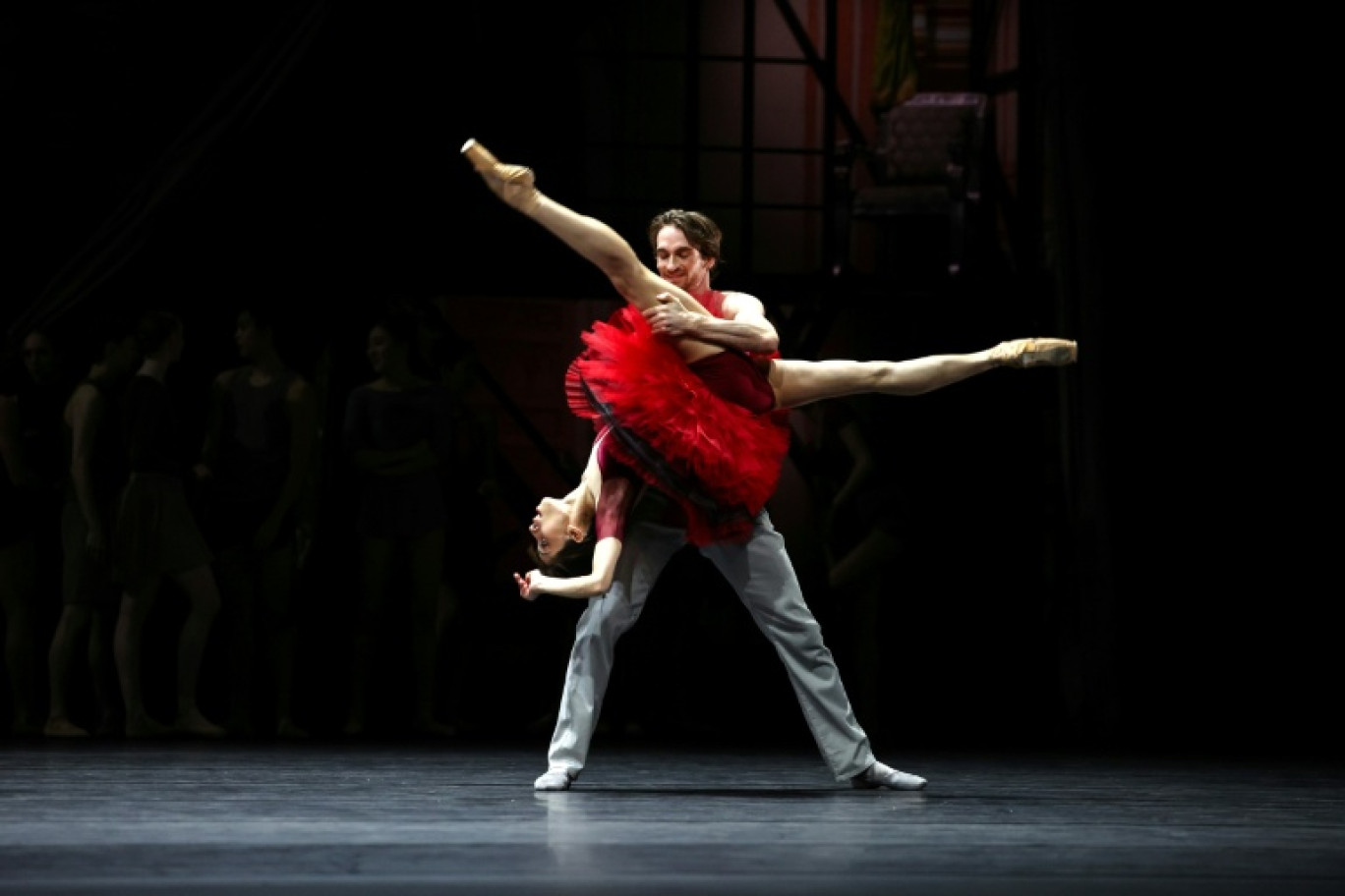 La prima ballerina Romina Contreras et le danseur principal Ige Cornelis du Ballet de Monte-Carlo lors de la soirée d'ouverture du ballet « Ma Bayadère », une création du danseur et chorégraphe français Jean-Christophe Maillot, à Monaco, le 26 décembre 2025 © Valery HACHE