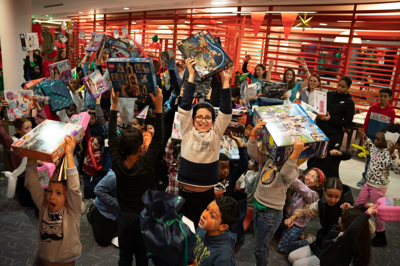 Familles et enfants sont attendus samedi 13 décembre pour recevoir leurs cadeaux. © Dons solidaires