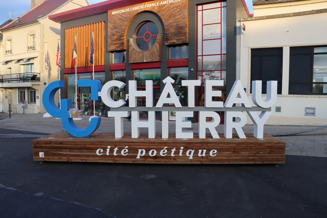 Les nouvelles lettres géantes. © ville deChâteau-Thierry .