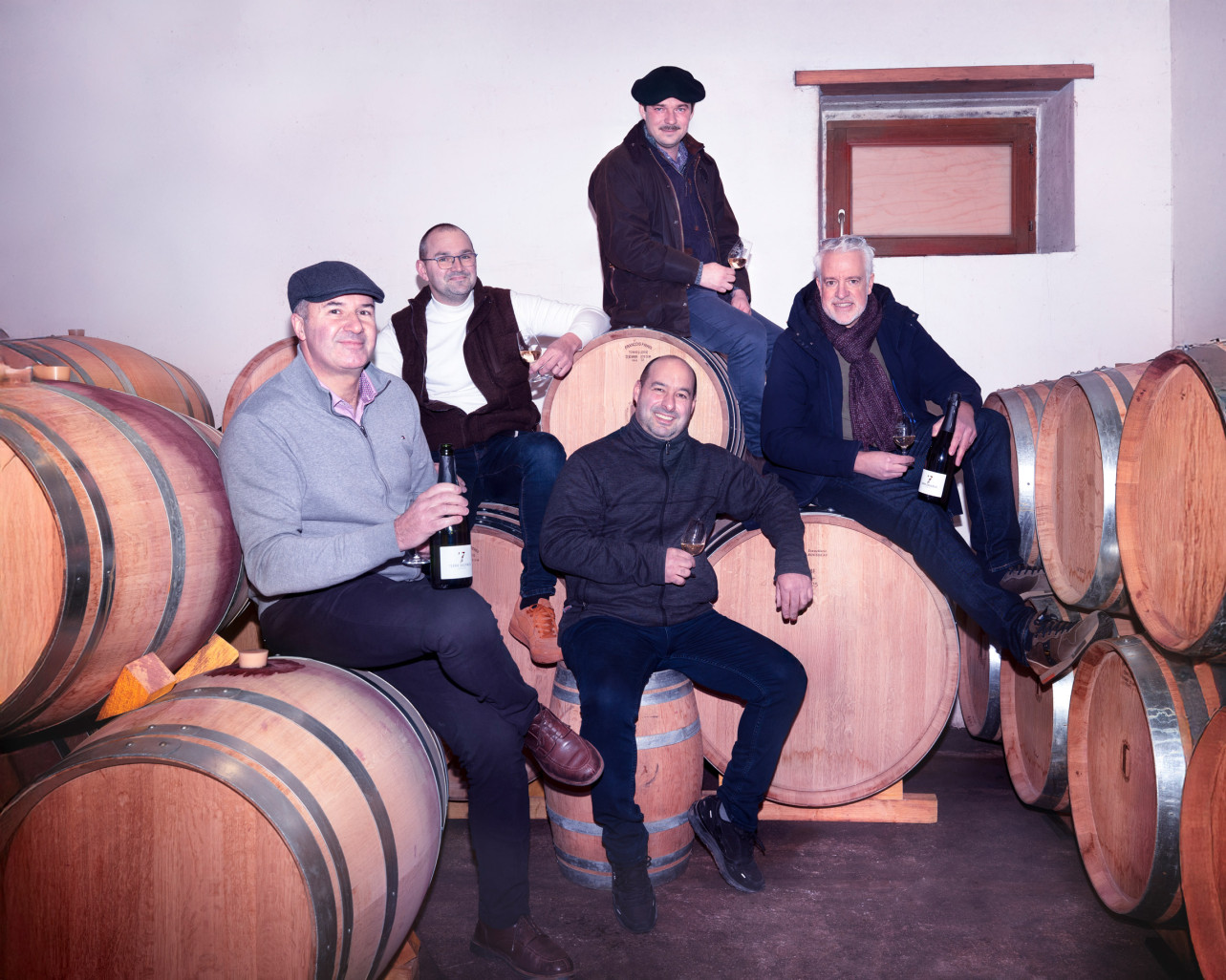 © Laurence Deleau. Frédéric Pernet, Henri Perrin, Victor Barbier (en haut), François Belfis et Christophe Simoutre (absents de la photo : Jean-Louis Pernet et Jesson Wild), les fondateurs de Terra Salivalis.