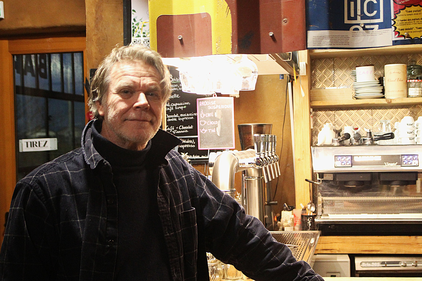 Au sein du Hangar Zéro, Frédéric Denise prototype et expérimente le réemploi de matériaux variés. © Aletheia Press / B.Delabre