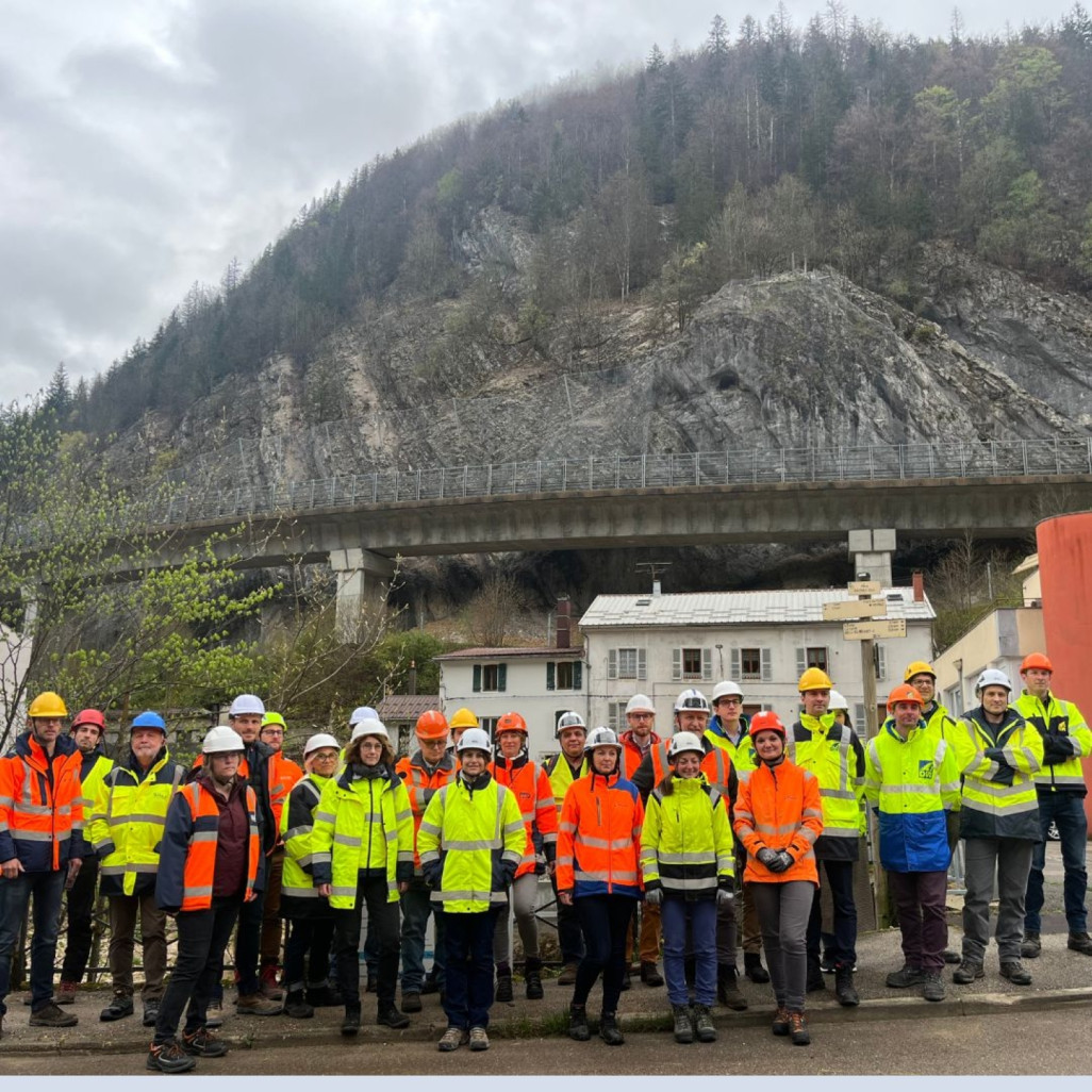 Le pôle de compétitivité Infra 2050 a notamment organisé une visite de chantier Deflecteur en paroi rocheuse du viaduc de Morez. © Infra 2050