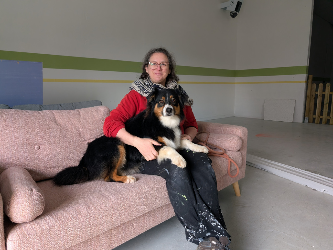 Audrey Duquesnoy sera accompagnée dans cette aventure par sa chienne Moon. © Aletheia Press / D. La Phung