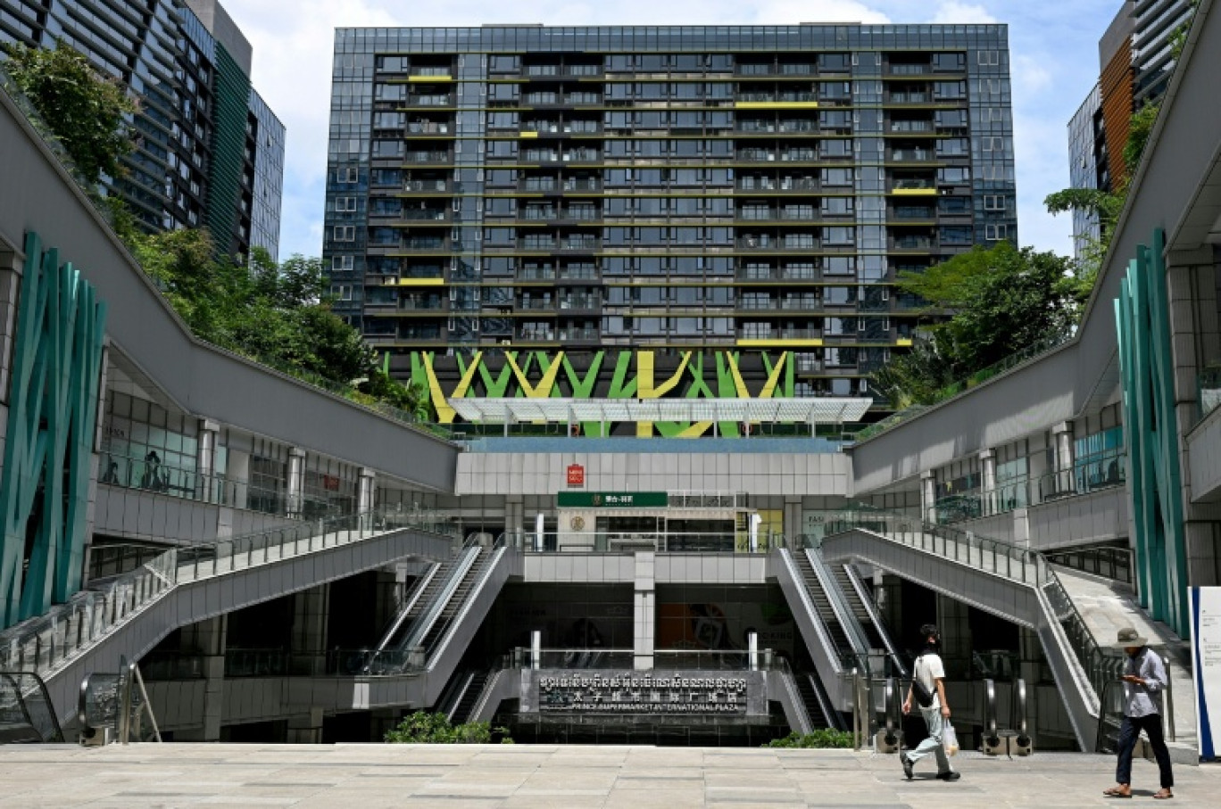 Le Prince International Plaza à Phnom Penh au Cambodge le 15 octobre 2025, une propriété du Prince Holding Group fondé par Chen Zhi © TANG CHHIN Sothy