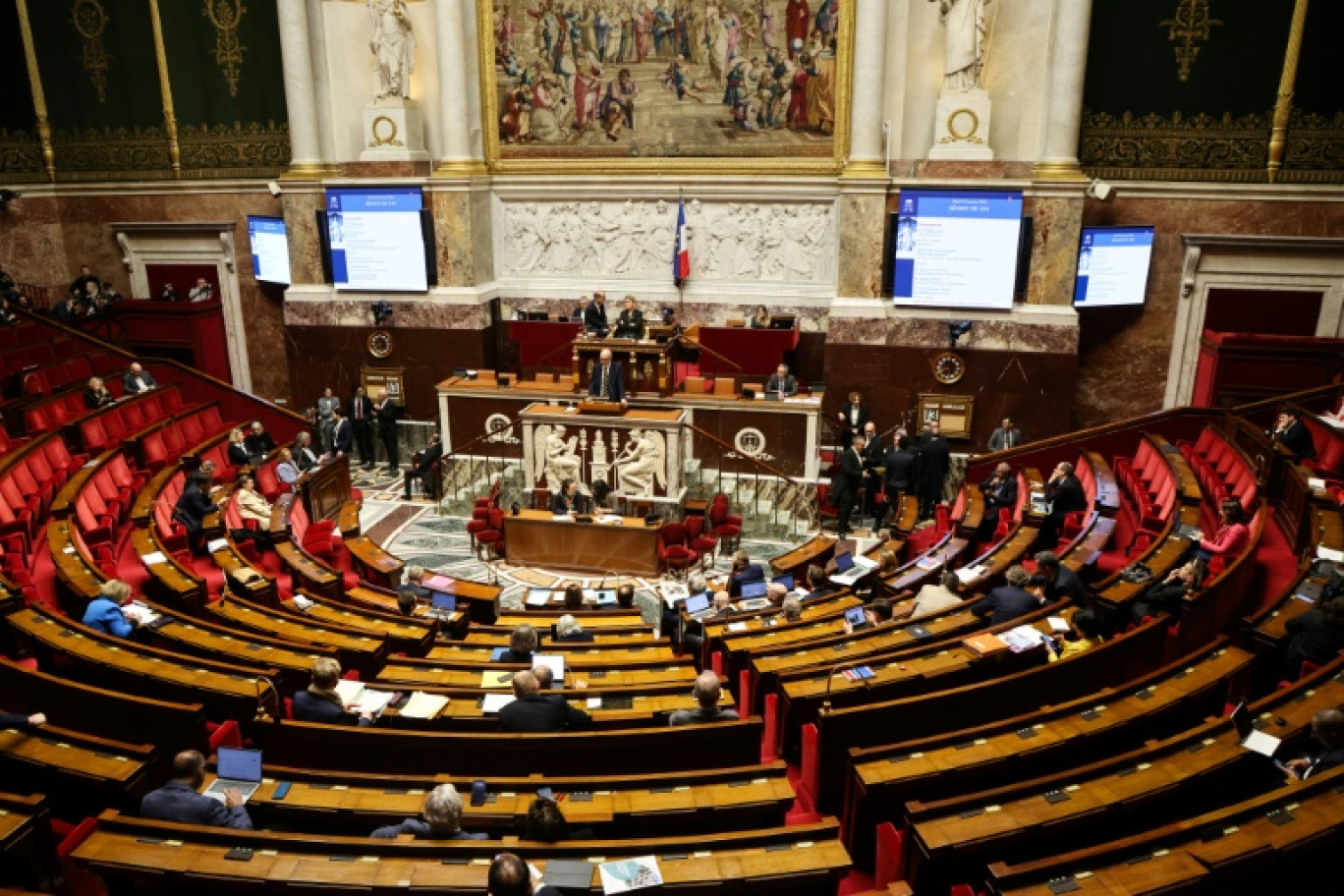 Le ministre de l'Économie et des Finances, Roland Lescure, lors du débat sur le budget 2026 à l'Assemblée nationale, le 13 janvier 2026 à Paris © Ludovic MARIN