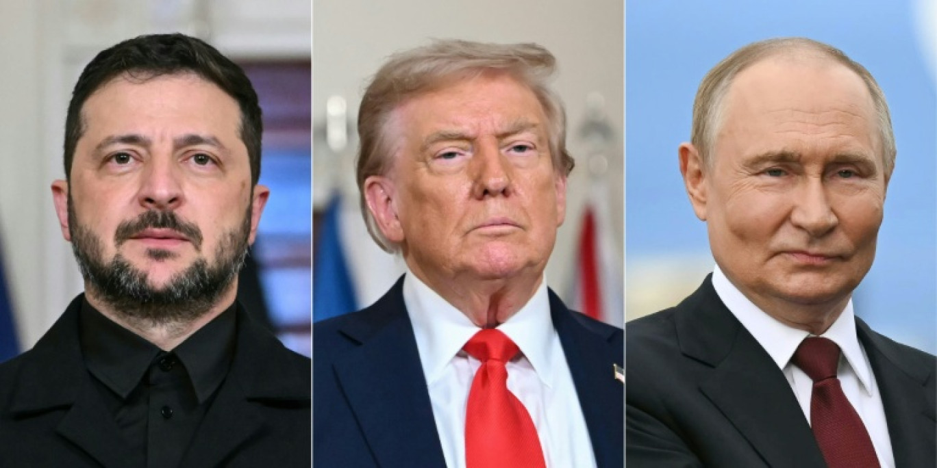 Ce combo montre de gauche à droite le président ukrainien Volodymyr Zelensky et le président américain Donald Trump à Washington, le 18 août 2025, et le président russe Vladimir Poutine à Anchorage, en Alaska, le 15 août 2025 © ANDREW CABALLERO-REYNOLDS