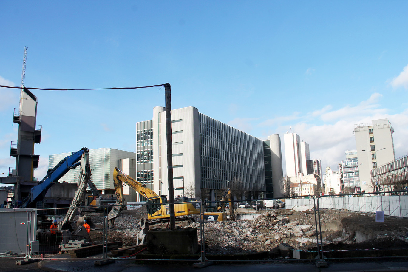 © Emmanuel Varrier. Les travaux de déconstruction de l’ancienne caserne des pompiers du boulevard Joffre à Nancy touchent à leur fin. 