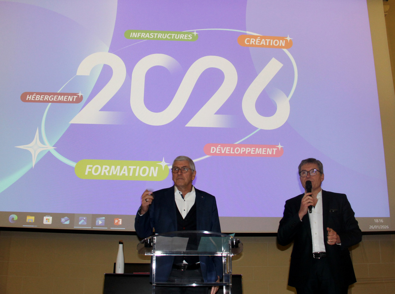 © Emmanuel Varrier. François Pélissier (à droite), le président de la CCI Grand Nancy Métropole Meurthe-et-Moselle et son homologue de la Chambre de métiers et de l’artisanat de Meurthe-et-Moselle, Jean-Paul Daul ont fait vœux communs face aux acteurs économiques le 26 janvier.