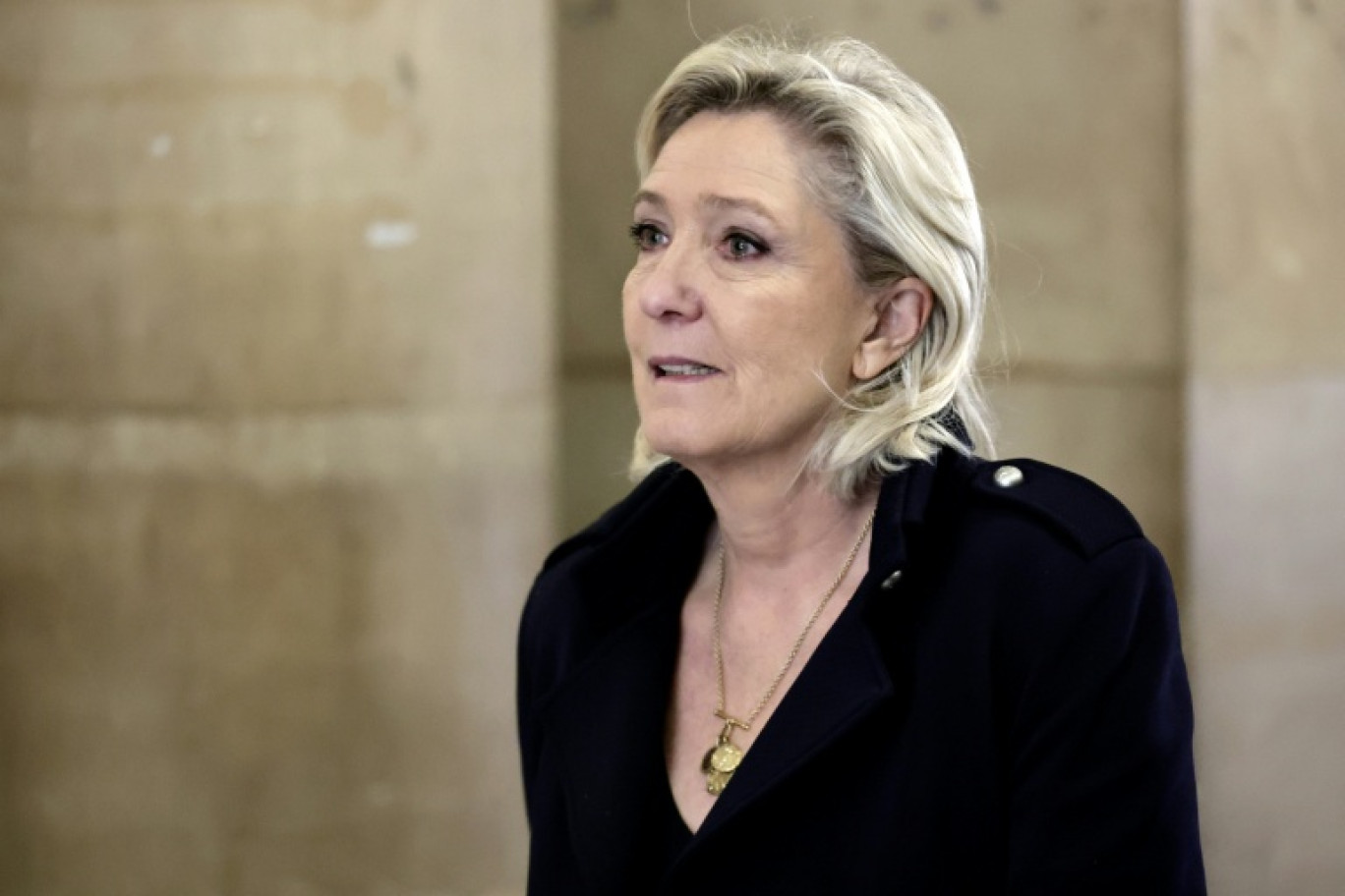 Marine Le Pen, présidente du groupe parlementaire du Rassemblement National, arrive au palais de justice de Paris, le 21 janvier 2026 © STEPHANE DE SAKUTIN