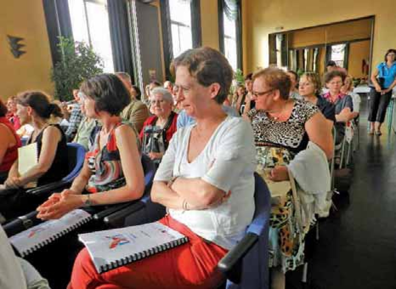 Il y avait du monde dans la salle.