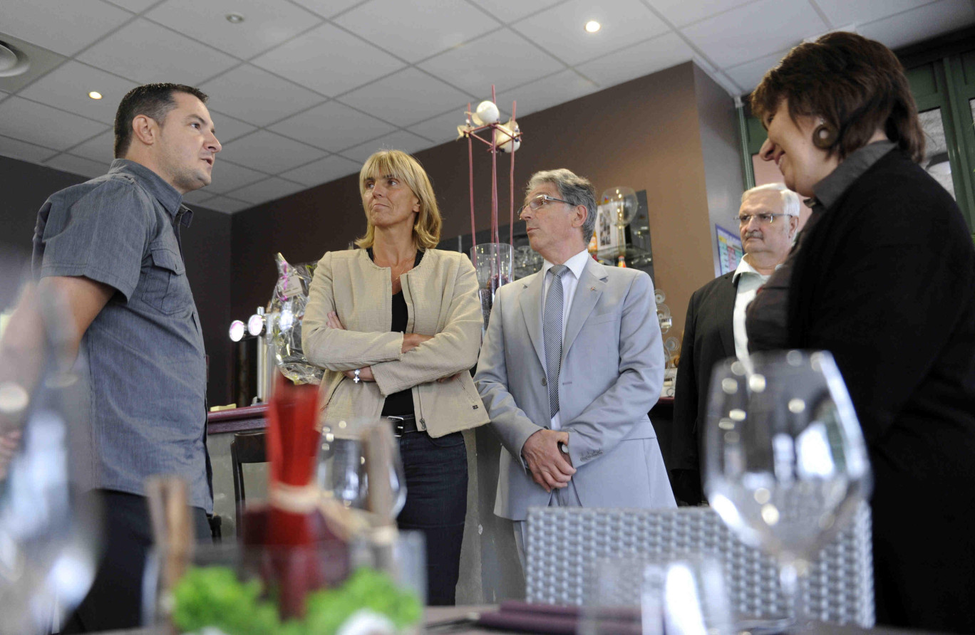 Ces deux commerces de proximité ont été inaugurés en présence de Valérie Létard, Sénatrice du Nord, Présidente de Valenciennes Métropole et de Guy Huart, maire.