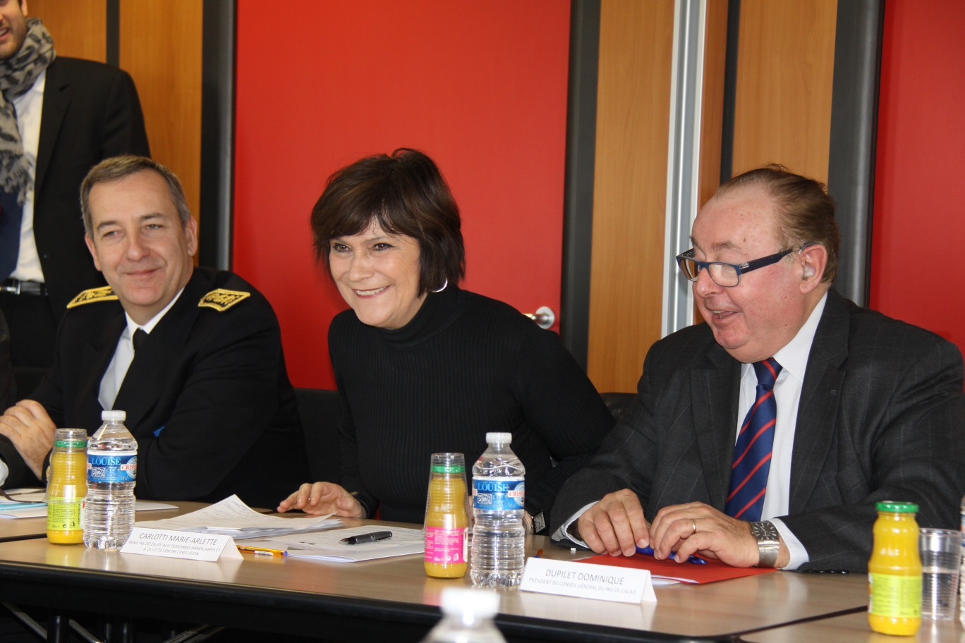 Accompagnée lors de sa visite par Denis Robin, préfet du Pas-de-Calais, et Dominique Dupilet, président du Conseil général du Pas-de-Calais, Marie-Arlette Carlotti, ministre déléguée en charge des personnes handicapées et de la lutte contre l'exclusion, s’est montrée très à l’écoute des différents intervenants.