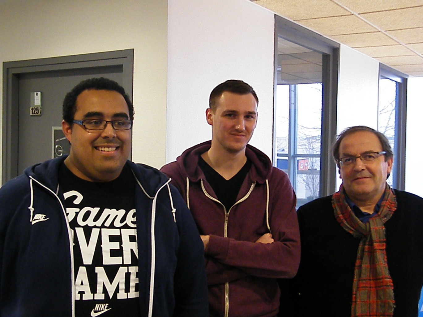 « Gérard Roudaut Pdg de la SAS MapOrientation, à droite, avec ses deux premiers ingénieurs-informaticiens, à Calais, le 27 janvier dernier ».