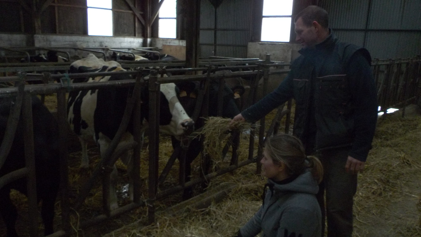 « Bertrand et Flore Capelle, repreneurs de la ferme familiale du Milou à Tatinghem ».