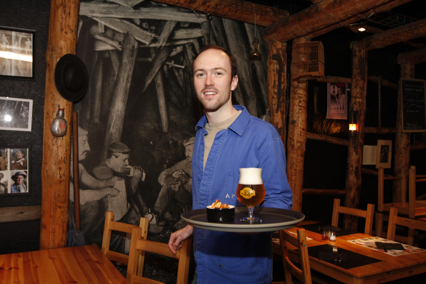 Jonathan Fardoux et ses parents ont créé un restaurant musée qui met la mines et le patrimoine local en avant jusque dans la l'assiette,