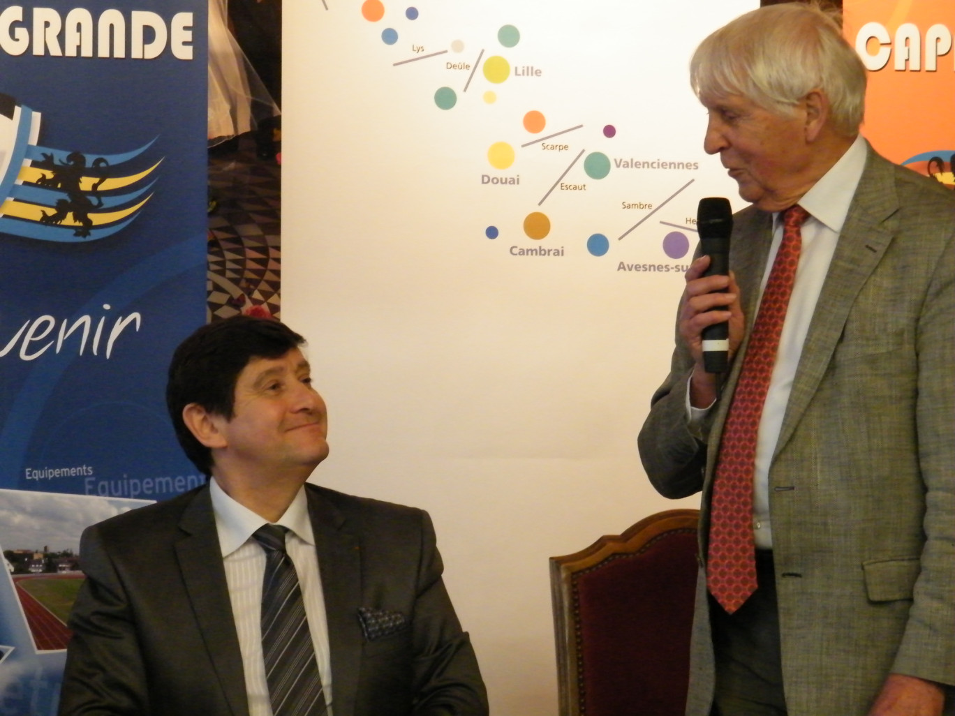 « Patrick Kanner, président du Conseil Général du Nord en visite à Cappelle-la-Grande le 11 mars dernier ».