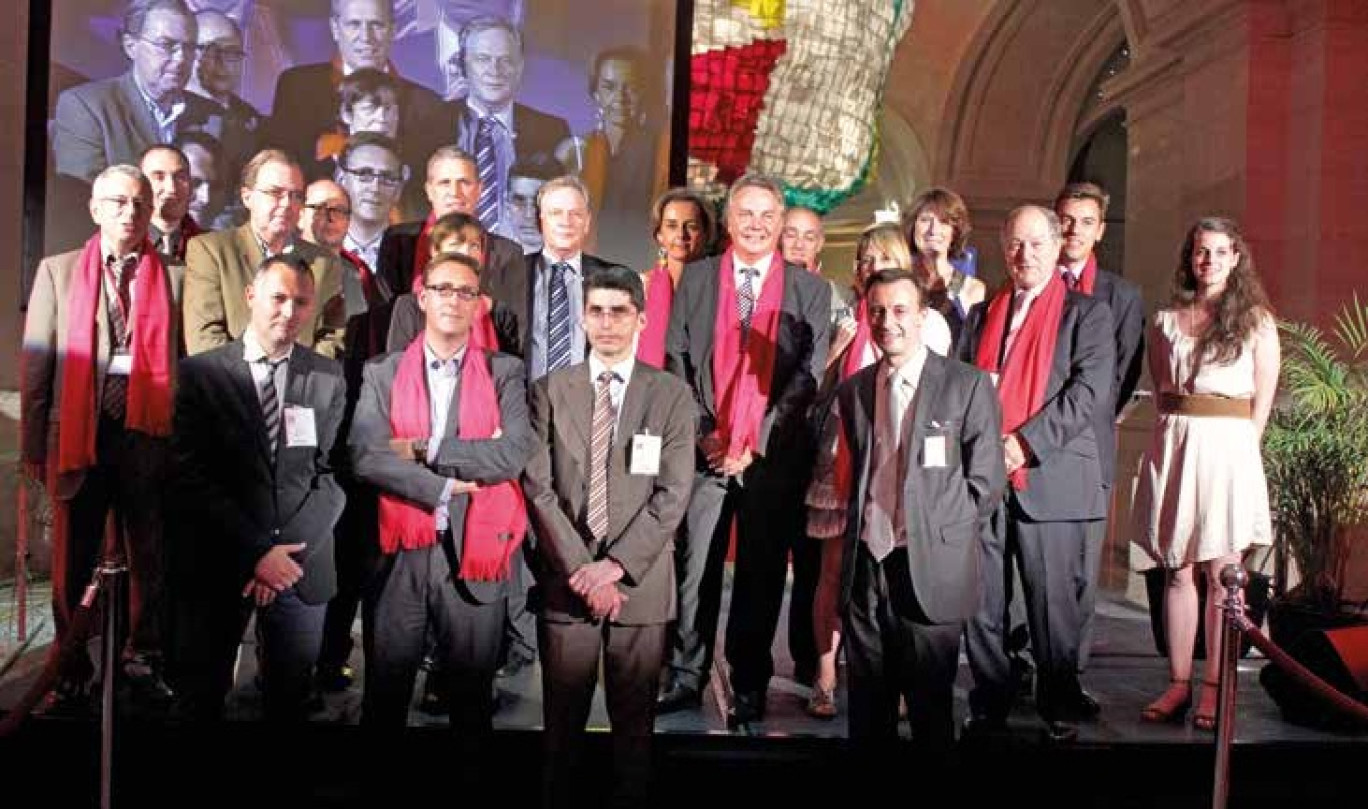 En 2011, au palais des Beaux-Arts de Lille, les membres du bureau du Club Gagnants. Aux côtés de Pascal Boulanger (président) et Patrick Heem (délégué général), Pierre de Saintignon, 1er vice-président du conseil régional du Nord-Pas-de-Calais et 1er adjoint au maire de Lille.
