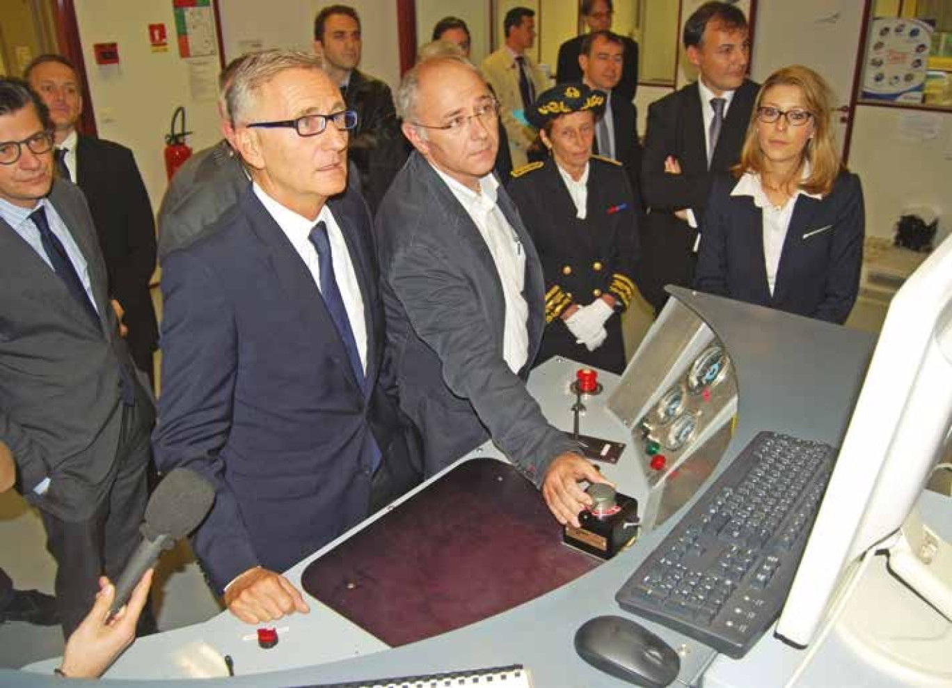 André Vallini, entouré de Jackie Lebrun et de la préfète de région, Nicole Klein.