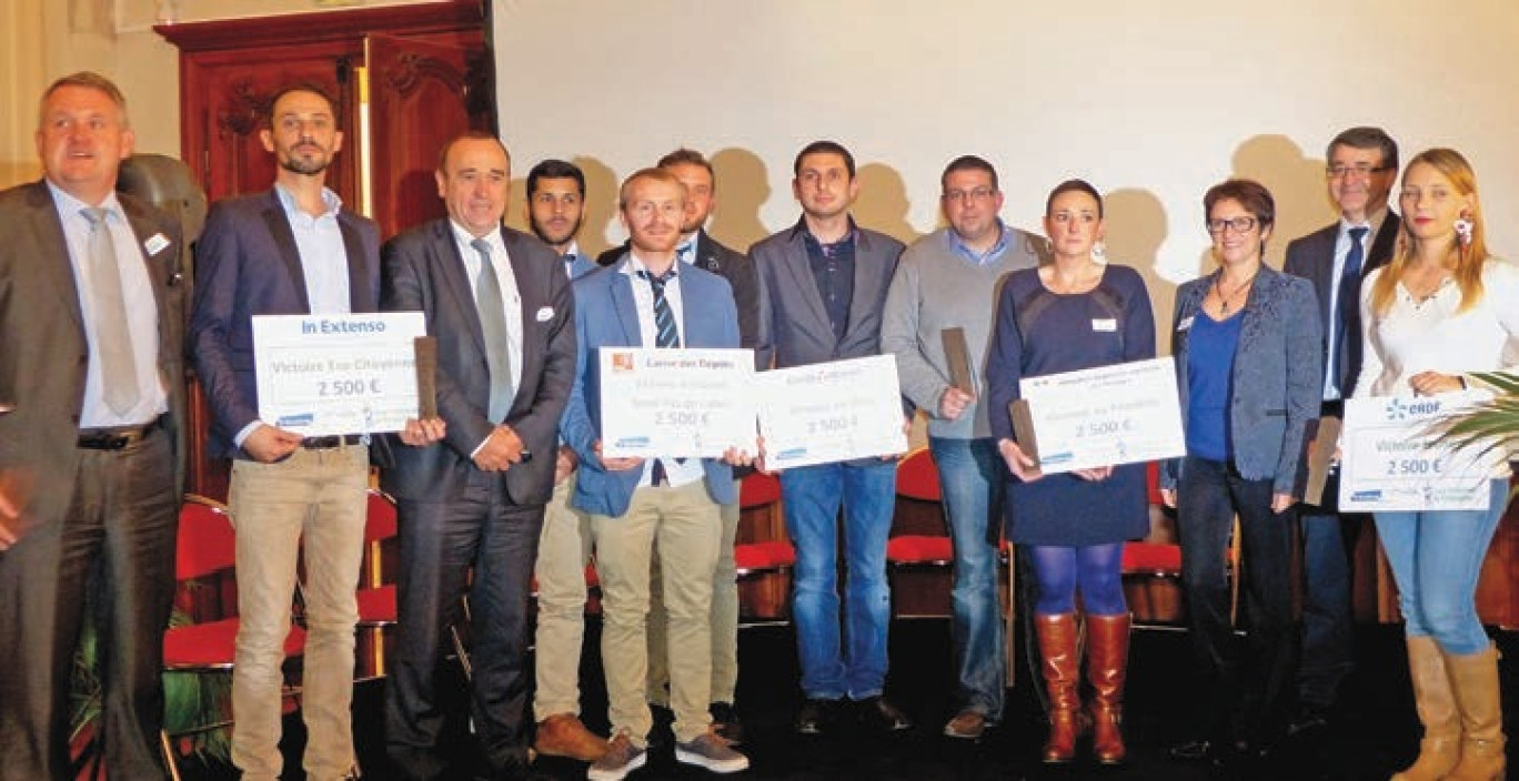 L’ensemble des lauréats des Victoires de l’initiative lors de la cérémonie de remise des prix du concours régional des repreneurs d’entreprise au musée des Beaux-Arts d’Arras.