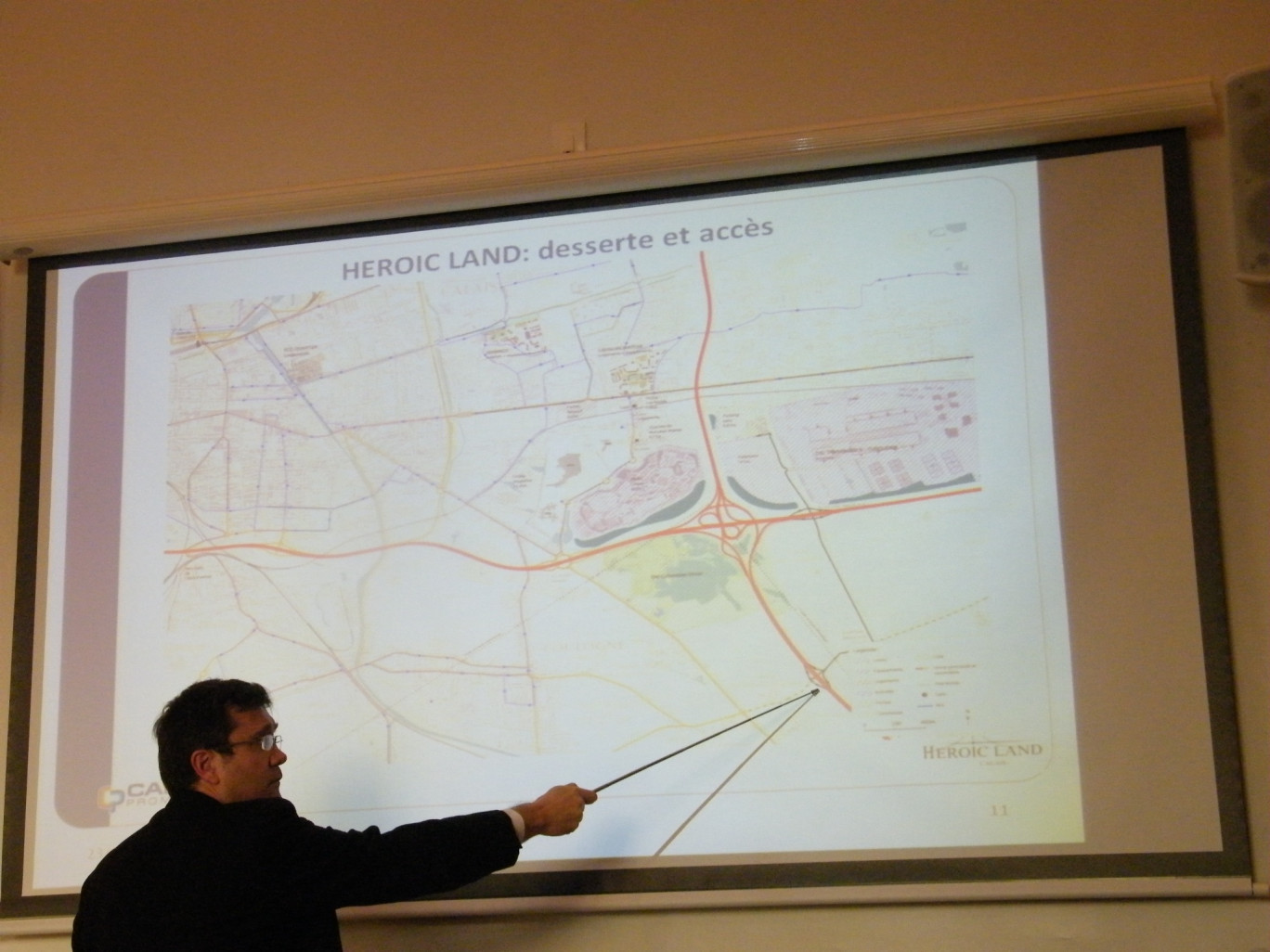 « Jean-François Thibous, dirigeant de la société-conseil IDID présente l'avancement du projet le 23 janvier dernier à Calais ».