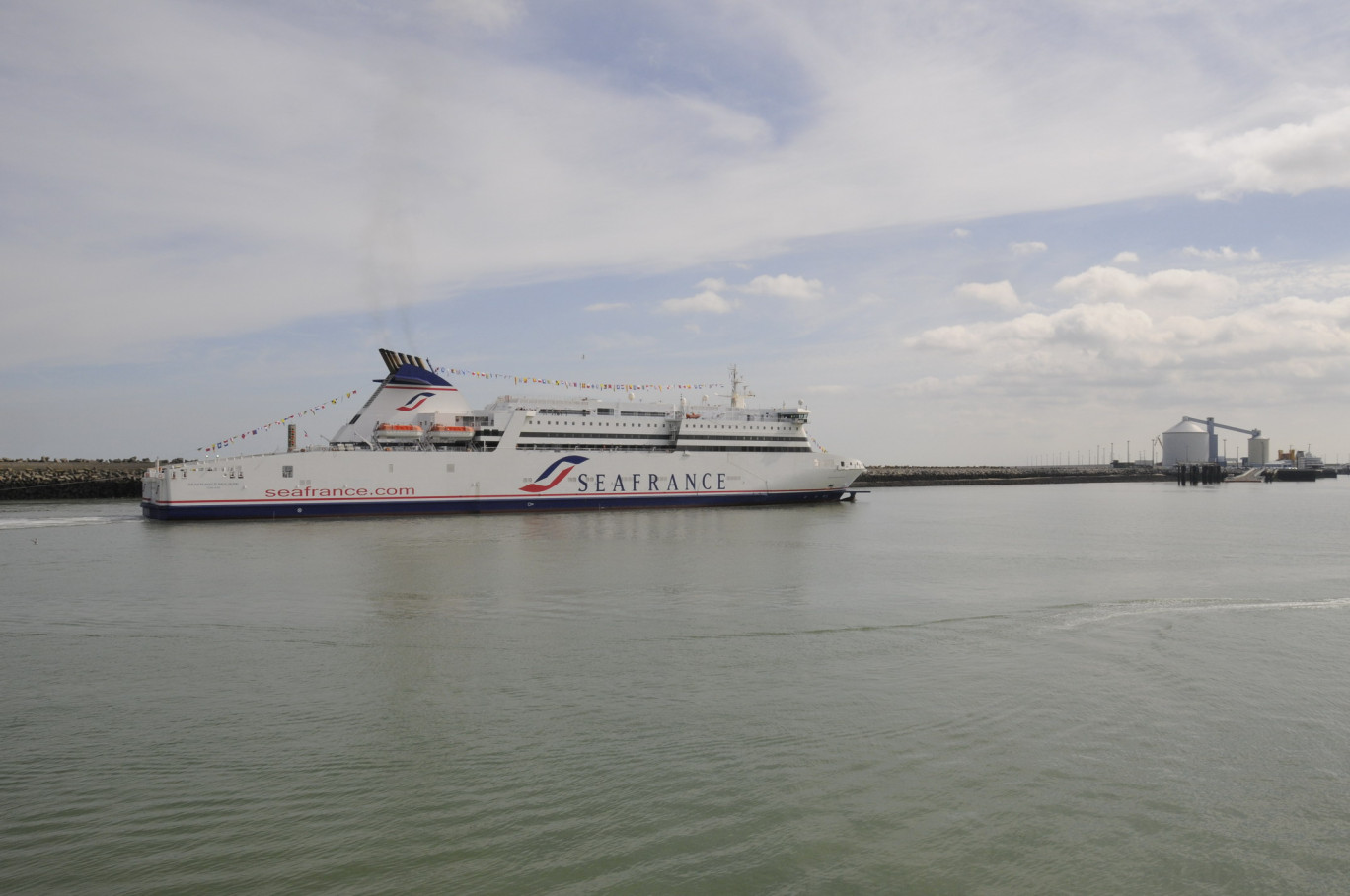 « La Scop SeaFrance reste en veille sur les navires d'Eurotunnel ».