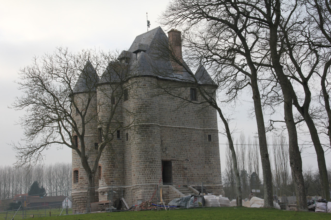 Le donjon de Bours représente un argument de poids dans le développement touristique et économique du terroir.