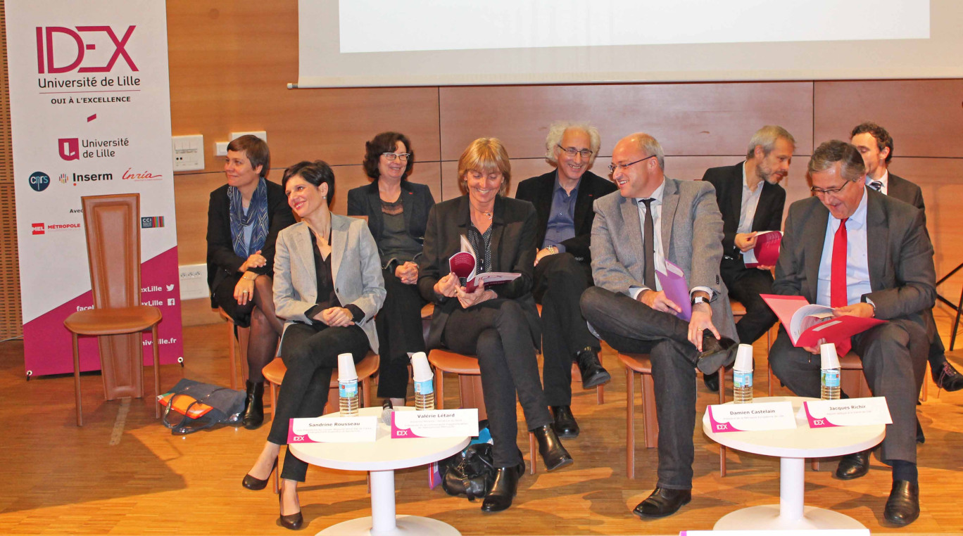Ci-dessus, les acteurs du monde politique, économique et unievrsitaire, réunis fin octobre à L'Université de Lille 2.