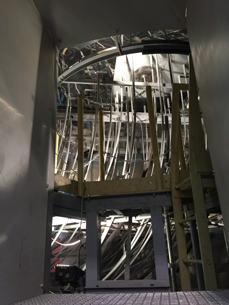 « Reproduction de l'intérieur du fond de cuve d'un réacteur nucléaire ».
