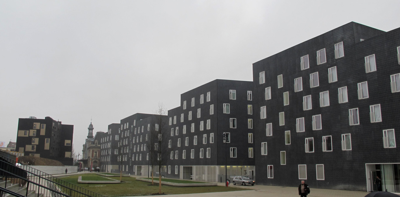 La nouvelle résidence étudiante de 217 chambres s'étend entre la gare et l'université.