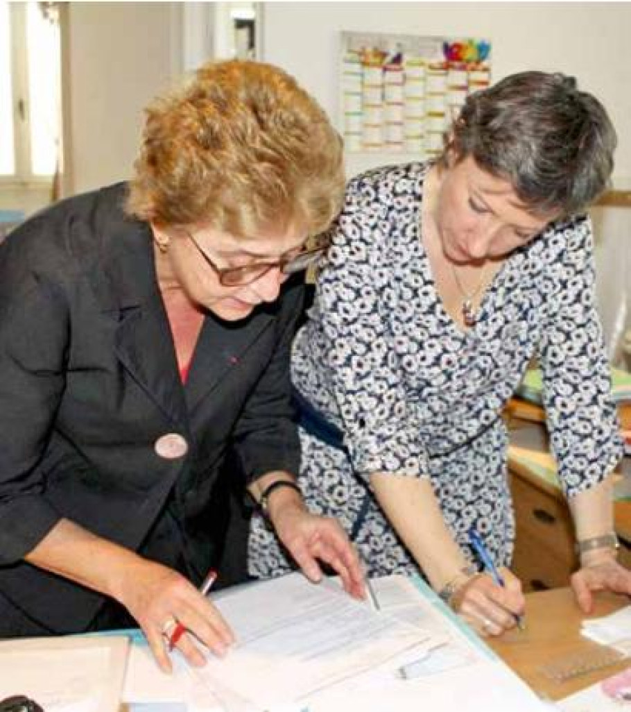 Depuis son arrivée en 1991, Françoise Cocuelle (ici avec Carine, sa collaboratrice) mène l’entreprise tambour battant.