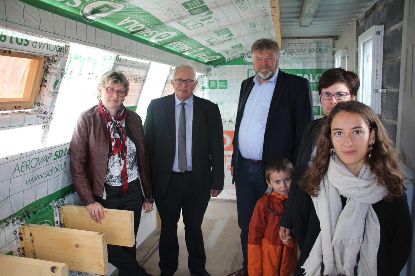 Claude Bachelet et les équipes du Pays du Ternois ont fait du salon de l’habitat une vitrine du savoir-faire des artisans.
