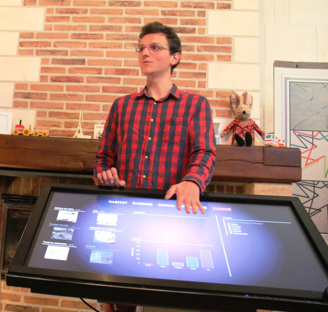Installé à la Citadelle d’Arras, le Smart Living Lab Mobile fait l’objet de nombreuses présentations.