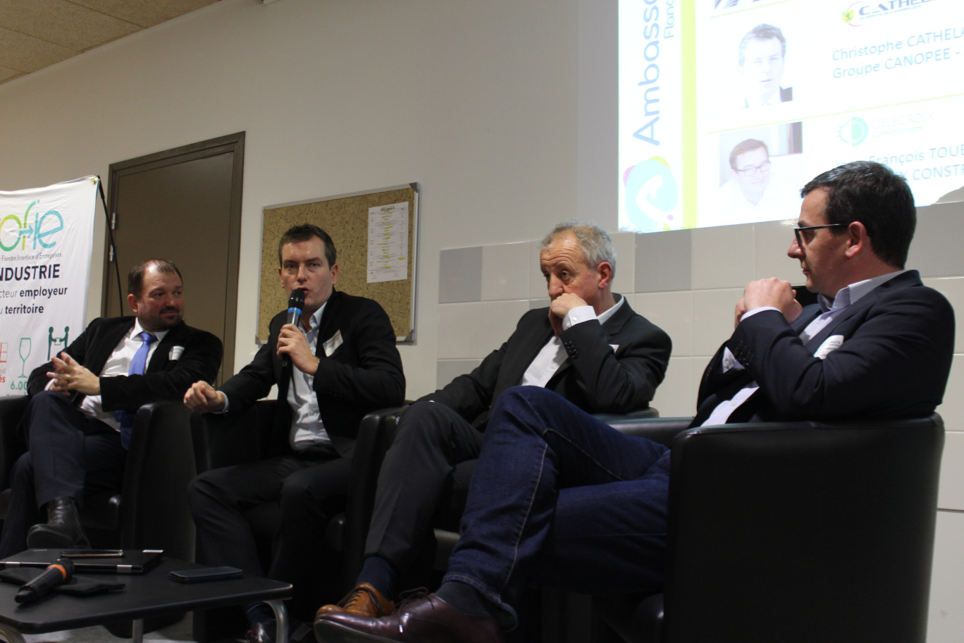 (De gauche à droite) Olivier Lluansi, accompagné par trois ambassadeurs du territoire : Christophe Cathelain (groupe Canopee à Bavinchove), Jean-Pierre Carlu (Industeam à Leulinghem) et Jean-François Toubeaux (Delecroix Constructions à Blaringhem).