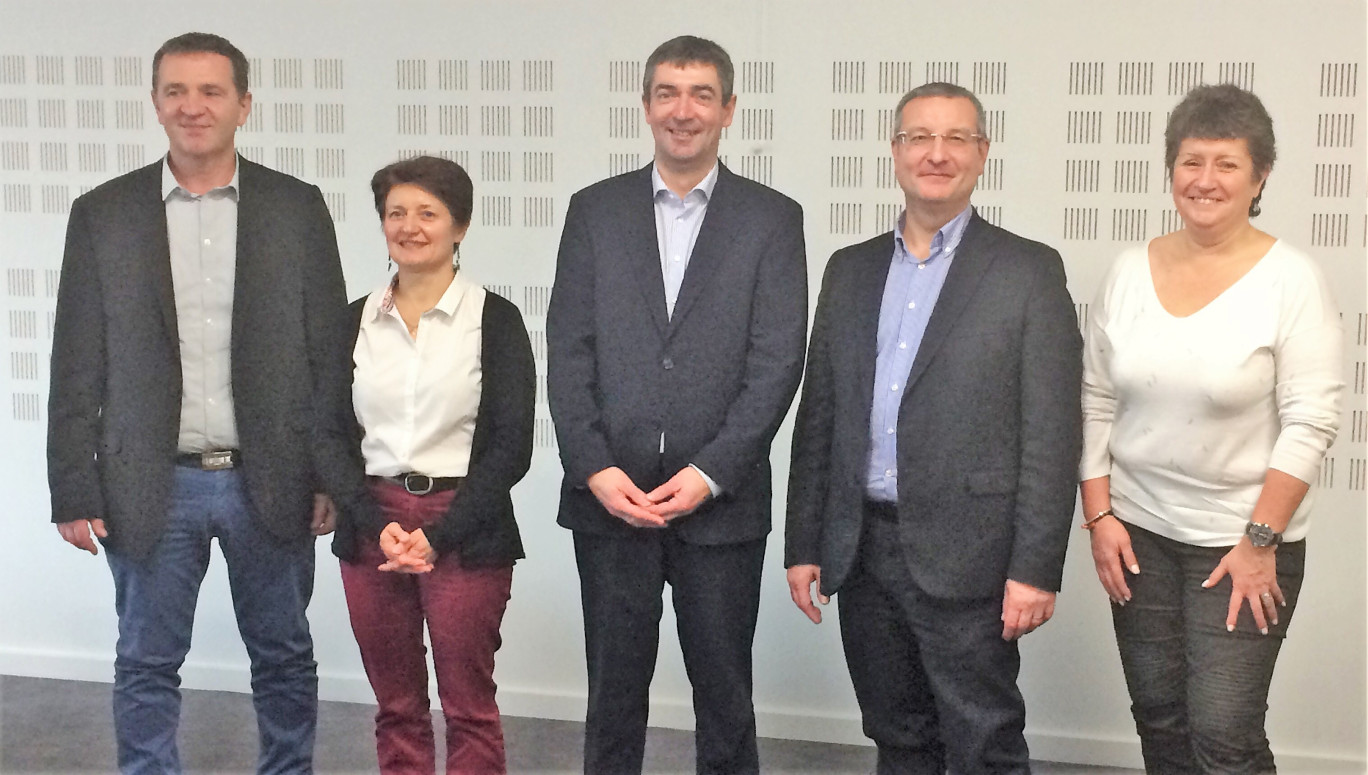 (De g. à d.) Laurent Bué et Anne Vandenbossche, vice-présidents de la coopérative Unéal, Bertrand Hernu et Cédric Cogniez, respectivement président et directeur général de la coopérative Unéal et du groupe Advitam, Françoise-Emmanuelle Boussinesq, directrice opérationnelle de la coopérative Unéal.
