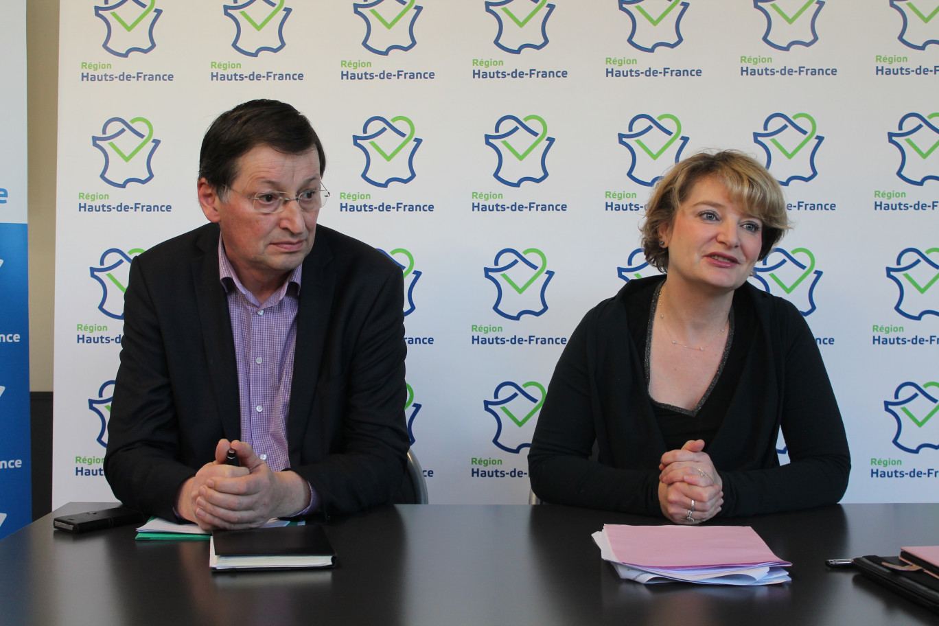 Jean-Michel Serres, président de la commission agriculture, et
Marie-Sophie Lesne, vice-présidente en charge de l'agriculture, de l'agroalimentaire et de la bio-économie à la Région.