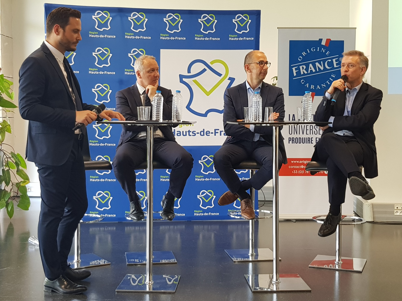 (De g. à d.) Anthony Vitorino, rédacteur en chef du magazine Produire en France, Pierre Michard, directeur commercial France de Bombardier, Thierry Saublet, directeur R&D du groupe Muller, et Éric Moyener, directeur stratégie, planning et communication chez Toyota.