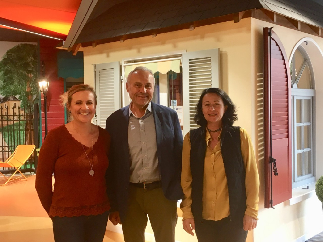 Suzy Diruy, Gérard Diruy et Natalie Peslerbe au sein du siège social de l’entreprise.