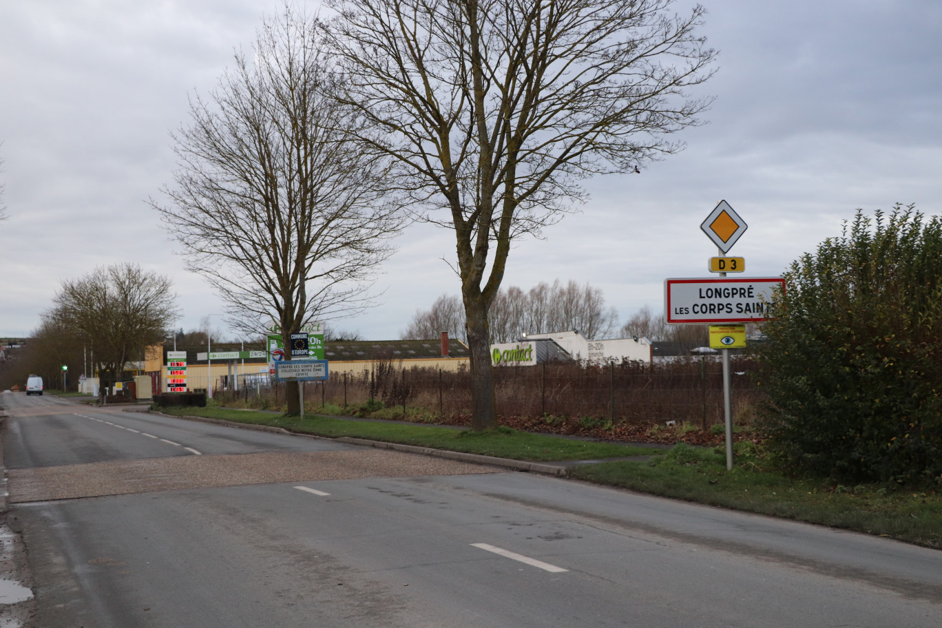 Longpré-les-Corps-Saints compte environ 1 600 habitants.