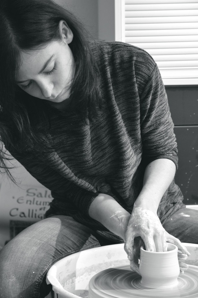 Anaïs Chappron crée des articles originaux, poétiques, sensuels et délicats.